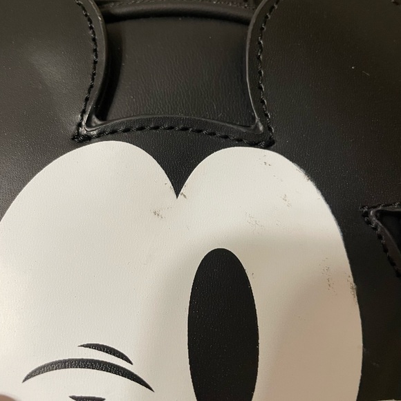Disney's Mickey Mouse 3D Phone Holder - Picture 2 of 5